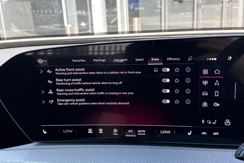  Audi Q5 2.0 TDI Edition 1 S Tronic quattro Euro 6 (s/s) 5dr Thumbnail #44