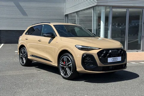  Audi Q5 2.0 TDI Edition 1 S Tronic quattro Euro 6 (s/s) 5dr Thumbnail #51