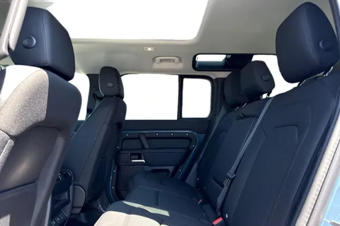 Land Rover Defender 110 3.0 D250 MHEV S Auto 4WD Euro 6 (s/s) 5dr Thumbnail #5