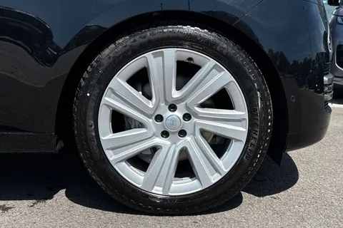 Land Rover Range Rover 3.0 D300 MHEV HSE Auto 4WD Euro 6 (s/s) 5dr Thumbnail #9