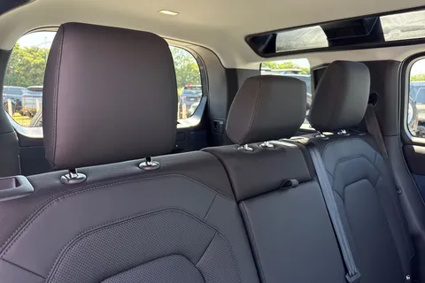 Land Rover Defender 110 3.0 D250 MHEV S Auto 4WD Euro 6 (s/s) 5dr Thumbnail #13