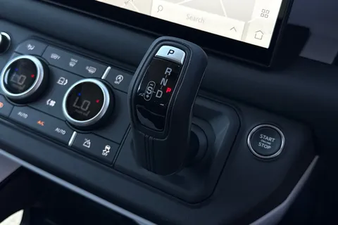 Land Rover Defender 110 3.0 D250 MHEV S Auto 4WD Euro 6 (s/s) 5dr Thumbnail #17