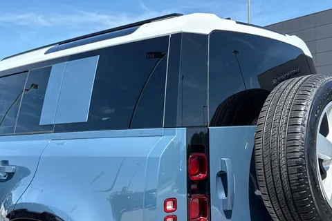 Land Rover Defender 110 3.0 D250 MHEV S Auto 4WD Euro 6 (s/s) 5dr Thumbnail #30