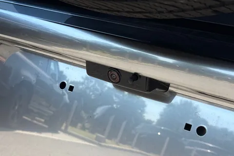 Land Rover Defender 110 3.0 D250 MHEV S Auto 4WD Euro 6 (s/s) 5dr Thumbnail #33