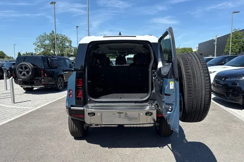 Land Rover Defender 110 3.0 D250 MHEV S Auto 4WD Euro 6 (s/s) 5dr Thumbnail #35