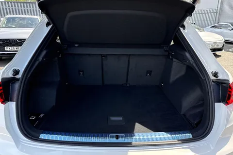 Audi Q3 1.5 TFSI CoD 35 Black Edition S Tronic Euro 6 (s/s) 5dr Thumbnail #7