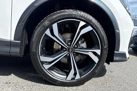 Audi Q3 1.5 TFSI CoD 35 Black Edition S Tronic Euro 6 (s/s) 5dr Thumbnail #10