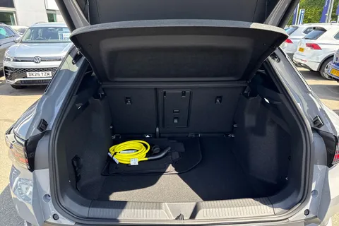 Volkswagen ID.4 Pro 77kWh Match Auto 5dr Thumbnail #7