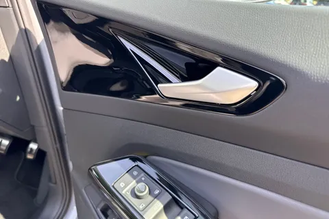 Volkswagen ID.4 Pro 77kWh Match Auto 5dr Thumbnail #21