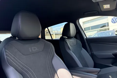 Volkswagen ID.4 Pro 77kWh Match Auto 5dr Thumbnail #24