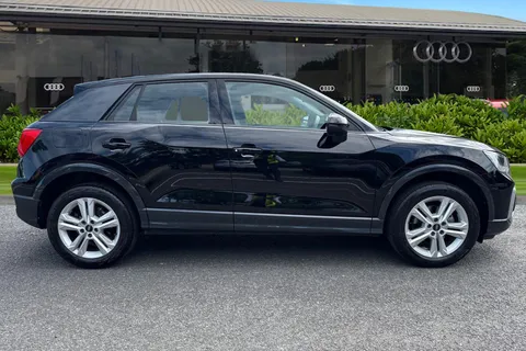 MT74JVL Audi Q2 Sport 30 TFSI 116 PS 6-speed Thumbnail #4