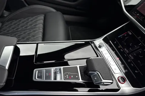 DA25ZNO Audi S6 Saloon S6 Black Edition TDI 344 PS tiptronic Thumbnail #24