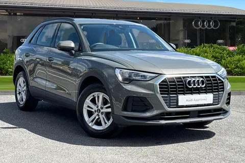 Audi Q3 Technik 35 TFSI  150 PS 6-speed