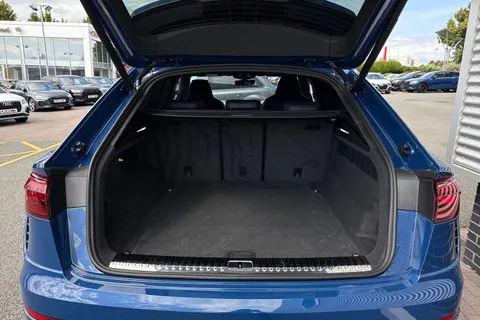 DV25ENR Audi RS Q8 SUV performance Carbon Black   640 PS tiptronic Thumbnail #7