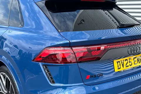 DV25ENR Audi RS Q8 SUV performance Carbon Black   640 PS tiptronic Thumbnail #8