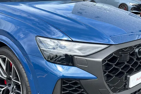 DV25ENR Audi RS Q8 SUV performance Carbon Black   640 PS tiptronic Thumbnail #9