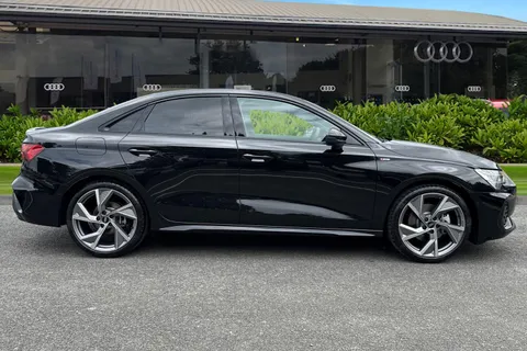 Audi A3 1.5 TFSI 35 Black Edition S Tronic Euro 6 (s/s) 4dr Thumbnail #4