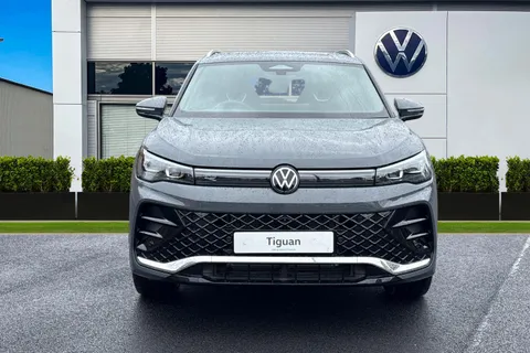MW25VLA Volkswagen Tiguan 1.5 TSI 272 eHybrid R-Line 5dr DSG **INFO PACK, PAN ROOF, DRIVER PACK** Thumbnail #6