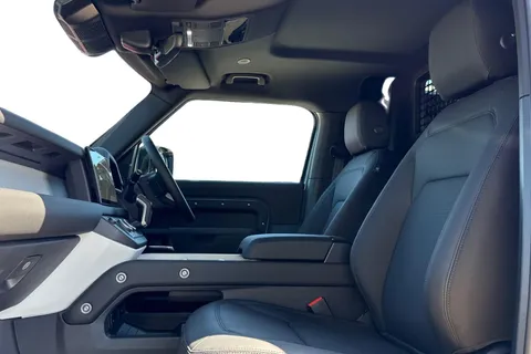 DS25FWK Land Rover Defender 90 3.0 D250 MHEV S Hard Top SUV 3dr Diesel Auto 4WD SWB Euro 6 (s/s) (250 ps) Thumbnail #4