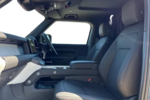 DS25FWK Land Rover Defender 90 3.0 D250 MHEV S Hard Top SUV 3dr Diesel Auto 4WD SWB Euro 6 (s/s) (250 ps) Thumbnail #5