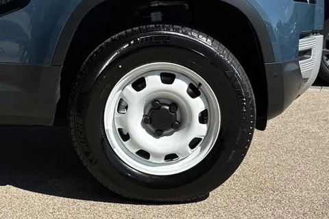 DS25FWK Land Rover Defender 90 3.0 D250 MHEV S Hard Top SUV 3dr Diesel Auto 4WD SWB Euro 6 (s/s) (250 ps) Thumbnail #9