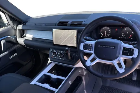 DS25FWK Land Rover Defender 90 3.0 D250 MHEV S Hard Top SUV 3dr Diesel Auto 4WD SWB Euro 6 (s/s) (250 ps) Thumbnail #10