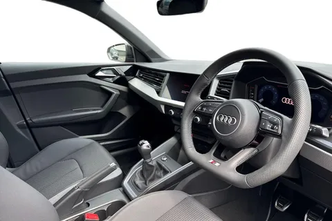  Audi A1 1.0 TFSI 25 Black Edition Sportback Euro 6 (s/s) 5dr Thumbnail #8