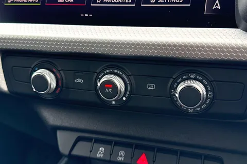  Audi A1 1.0 TFSI 25 Black Edition Sportback Euro 6 (s/s) 5dr Thumbnail #19