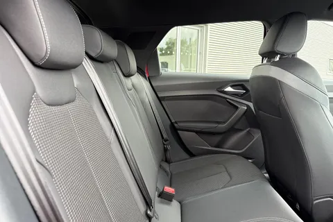  Audi A1 1.0 TFSI 25 Black Edition Sportback Euro 6 (s/s) 5dr Thumbnail #35