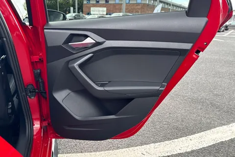  Audi A1 1.0 TFSI 25 Black Edition Sportback Euro 6 (s/s) 5dr Thumbnail #39