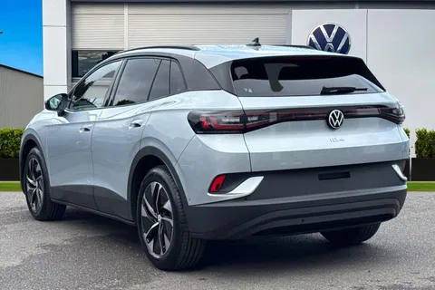  Volkswagen ID.4 Pure 52kWh Match Auto 5dr Thumbnail #3