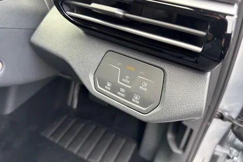  Volkswagen ID.4 Pure 52kWh Match Auto 5dr Thumbnail #40