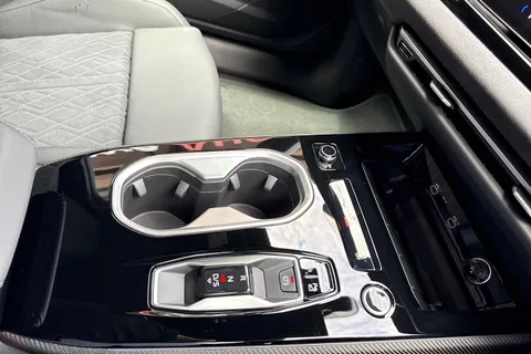 Audi A6 Avant 2.0 TDI Edition 1 S Tronic quattro Euro 6 (s/s) 5dr Thumbnail #23