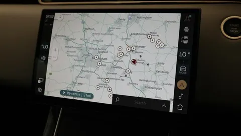 KK24AYA Land Rover Range Rover Evoque 1.5 P270e Autobiography 5dr Thumbnail #12