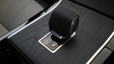 KK24AYA Land Rover Range Rover Evoque 1.5 P270e Autobiography 5dr Thumbnail #14