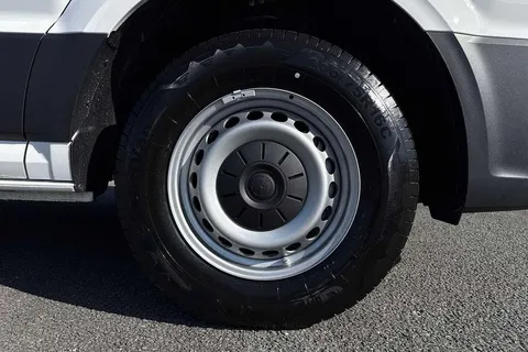 DG74YDH Volkswagen Crafter 2.0 TDI 140PS Commerce Plus High Roof Van Thumbnail #6