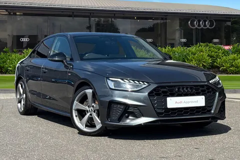 Audi A4 Black Edition 35 TFSI 150 PS 6-speed