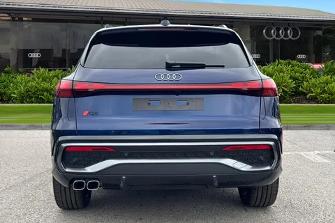  Audi Q5 2.0 TDI Launch Edition S Tronic quattro Euro 6 (s/s) 5dr Thumbnail #5