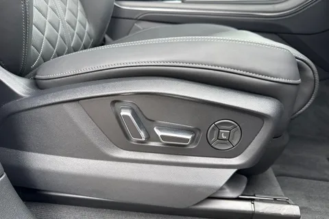  Audi SQ7 4.0 TFSI V8 Vorsprung Tiptronic quattro Euro 6 (s/s) 5dr Thumbnail #33