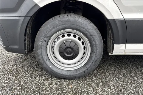 CX25LWU Volkswagen Crafter 2.0 TDI 140PS Commerce High Roof Van Thumbnail #10