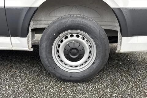 CX25LWU Volkswagen Crafter 2.0 TDI 140PS Commerce High Roof Van Thumbnail #11