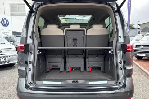 BD25KBF Volkswagen Multivan LWB 2.0 TDI 150PS Style DSG 7 Seats/Panoramic Sunroof Thumbnail #7