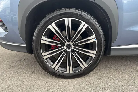 BYD Sealion 7 91.3kWh Excellence Auto AWD 5dr Thumbnail #4