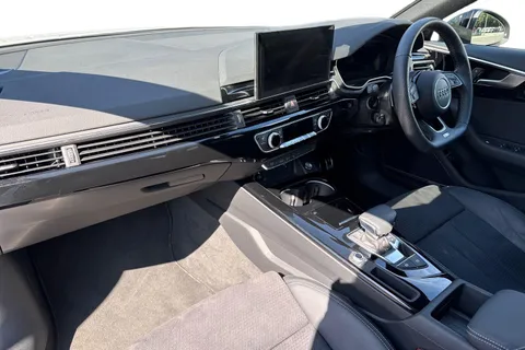 DF24LYC Audi A4 Avant Avant Black Edition 35 TFSI 150 PS S tronic Thumbnail #9