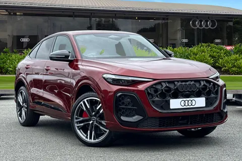  Audi Q5 2.0 TDI Edition 1 Sportback S Tronic quattro Euro 6 (s/s) 5dr Thumbnail #2