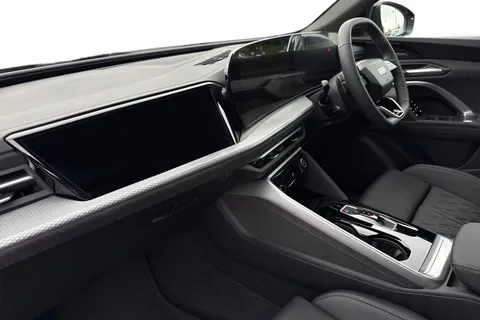  Audi Q5 2.0 TDI Edition 1 Sportback S Tronic quattro Euro 6 (s/s) 5dr Thumbnail #9