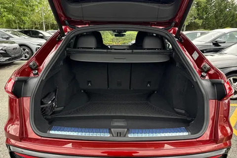  Audi Q5 2.0 TDI Edition 1 Sportback S Tronic quattro Euro 6 (s/s) 5dr Thumbnail #10