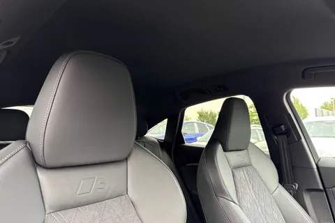  Audi Q5 2.0 TDI Edition 1 Sportback S Tronic quattro Euro 6 (s/s) 5dr Thumbnail #21