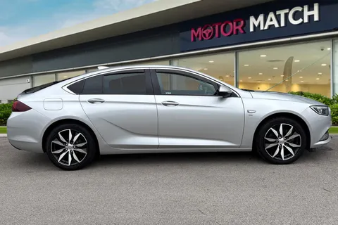 DN67EHT Vauxhall Insignia 2.0 Turbo D BlueInjection SRi Nav Grand Sport Euro 6 (s/s) 5dr Thumbnail #4