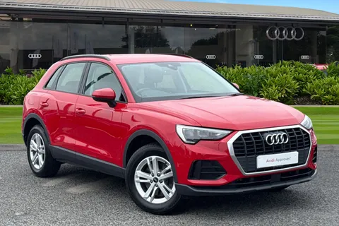 Audi Q3 Technik 45 TFSI e  245 PS S tronic